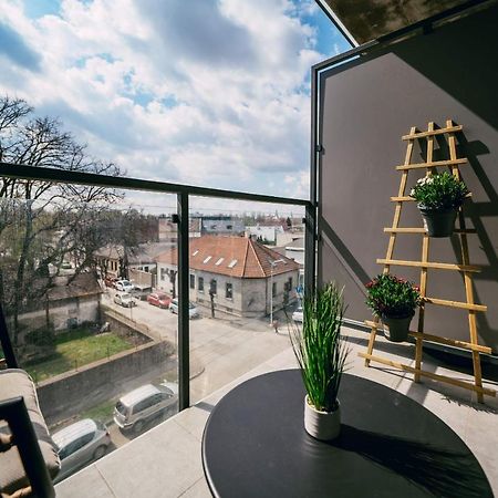 Luxury Apartment W. City Views In Kosice Old Town Eksteriør bilde