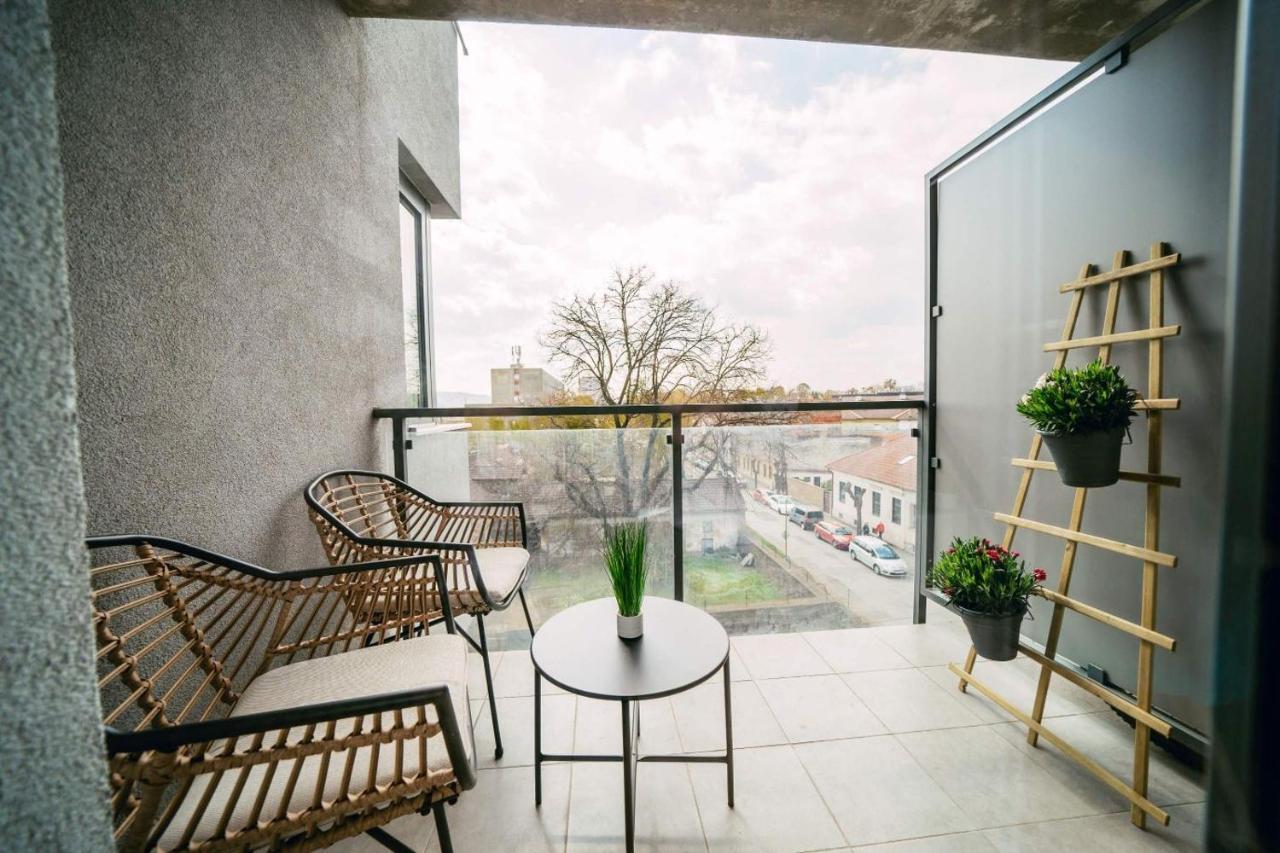 Luxury Apartment W. City Views In Kosice Old Town Eksteriør bilde