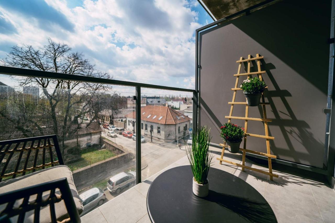 Luxury Apartment W. City Views In Kosice Old Town Eksteriør bilde